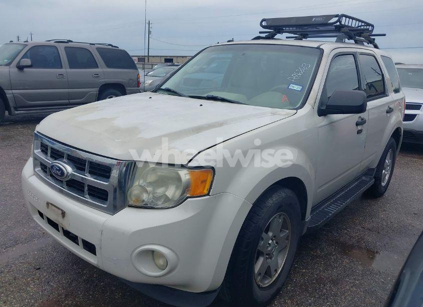 Photo 2 of 2011 Ford Escape XLT (VIN 1FMCU0DG6BKA86863)