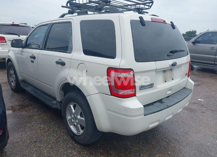 Photo 3 of 2011 Ford Escape XLT (VIN 1FMCU0DG6BKA86863)