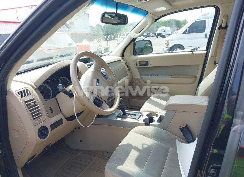 Photo 5 of 2011 Ford Escape XLT (VIN 1FMCU0DG6BKB19733)