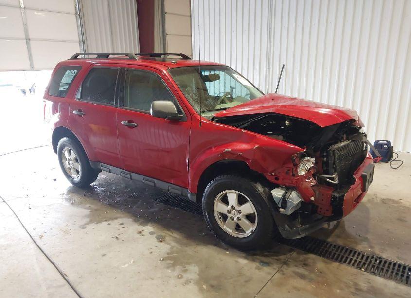 2011 Ford Escape XLT (VIN 1FMCU0DG6BKC21761) main photo