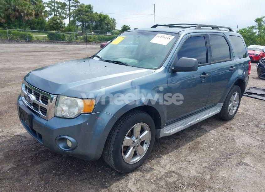 Photo 2 of 2010 Ford Escape XLT (VIN 1FMCU0DG7AKB62105)