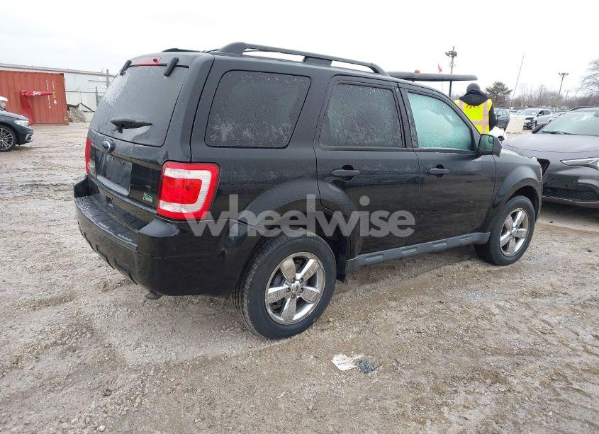 Photo 4 of 2010 Ford Escape XLT (VIN 1FMCU0DG7AKB62637)