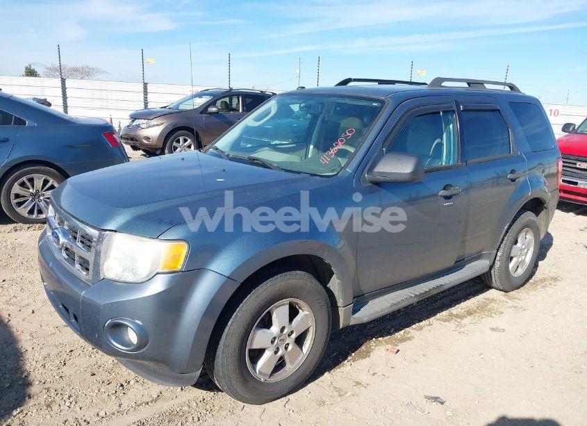 Photo 2 of 2010 Ford Escape XLT (VIN 1FMCU0DG7AKB90289)