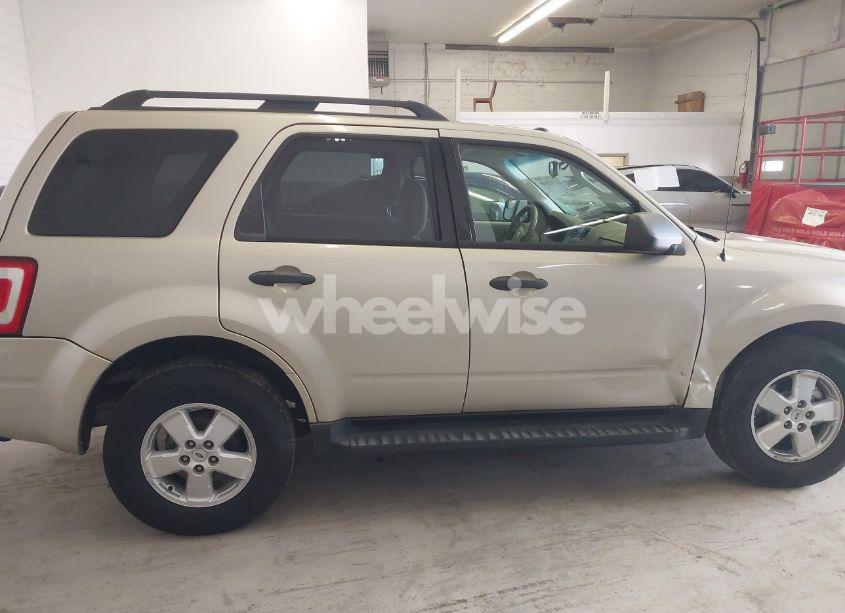 Photo 13 of 2010 Ford Escape XLT (VIN 1FMCU0DG7AKC63600)