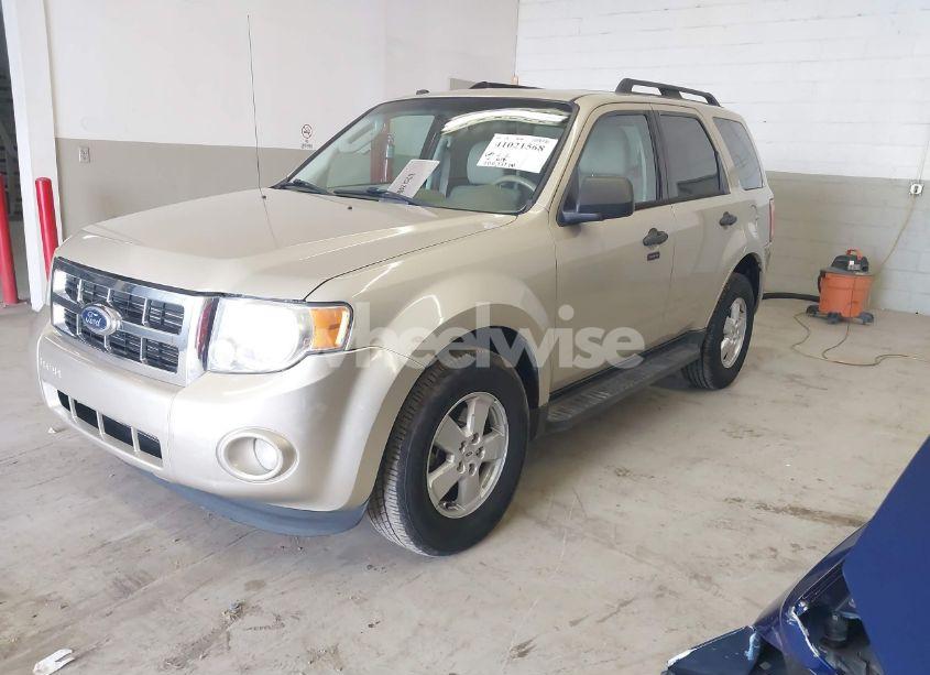 Photo 2 of 2010 Ford Escape XLT (VIN 1FMCU0DG7AKC63600)