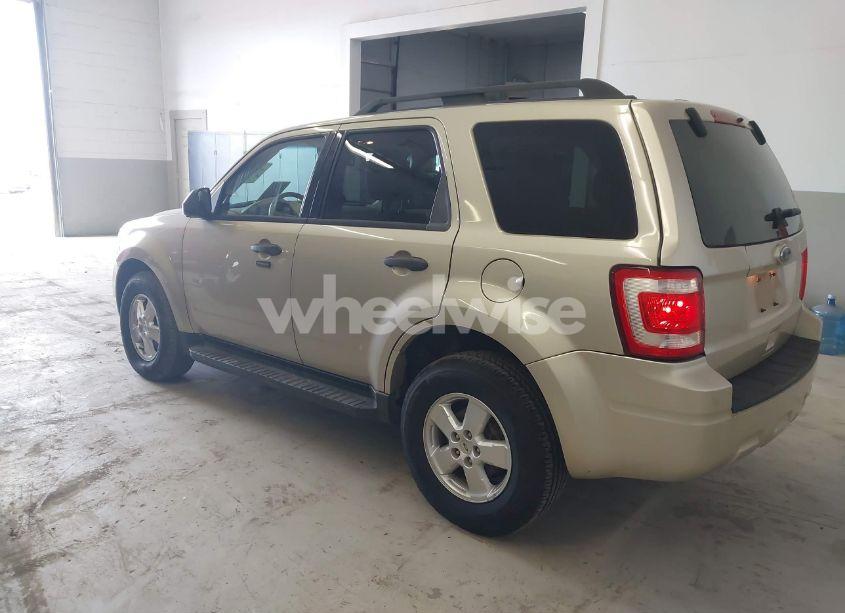 Photo 3 of 2010 Ford Escape XLT (VIN 1FMCU0DG7AKC63600)