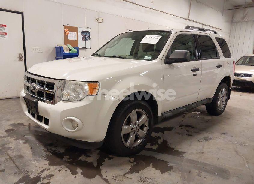 Photo 2 of 2010 Ford Escape XLT (VIN 1FMCU0DG7AKC65878)