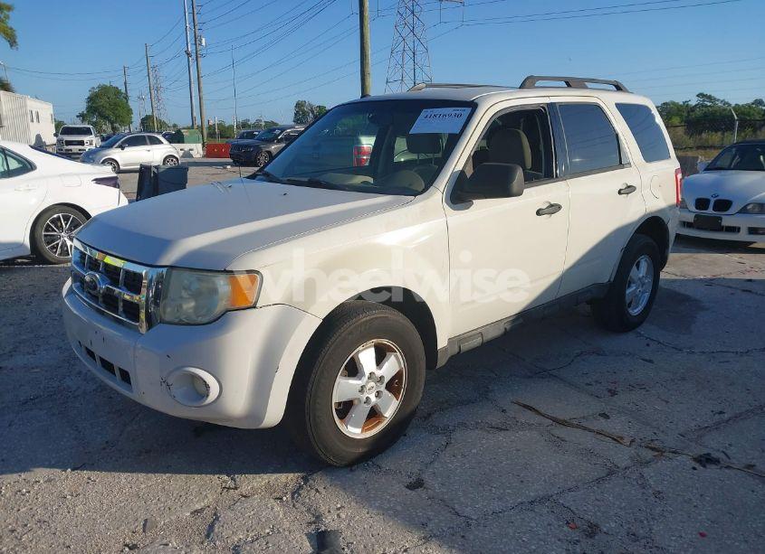 Photo 2 of 2010 Ford Escape XLT (VIN 1FMCU0DG7AKC90134)