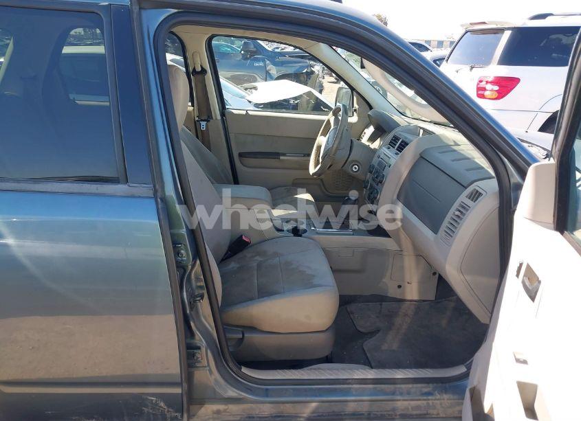 Photo 5 of 2011 Ford Escape XLT (VIN 1FMCU0DG7BKA22122)
