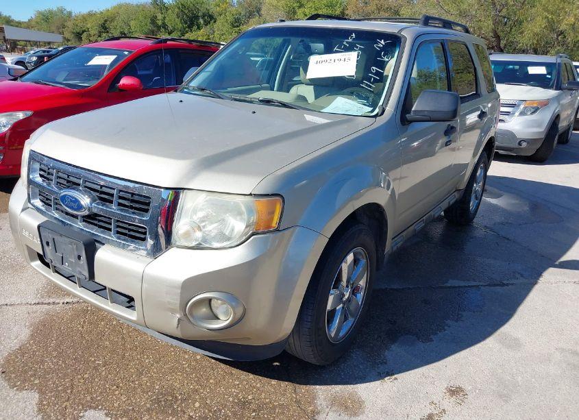 Photo 2 of 2011 Ford Escape XLT (VIN 1FMCU0DG7BKB59254)