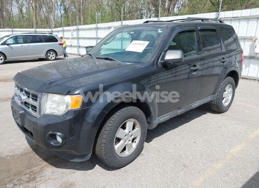 Photo 2 of 2011 Ford Escape XLT AUTOMATIC (VIN 1FMCU0DG7BKC27164)