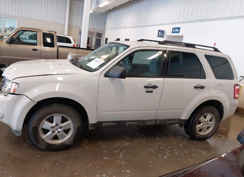 Photo 14 of 2010 Ford Escape XLT (VIN 1FMCU0DG8AKA08552)