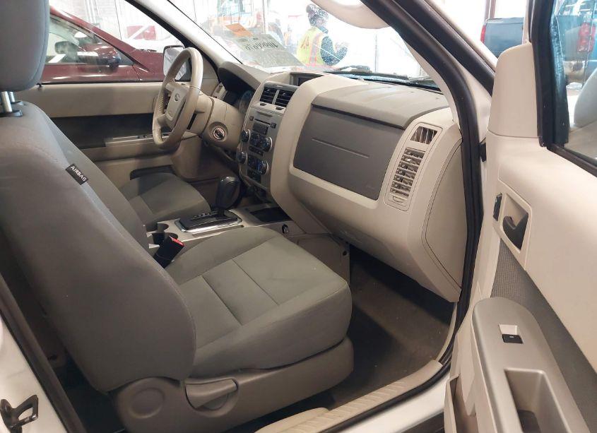 Photo 5 of 2010 Ford Escape XLT (VIN 1FMCU0DG8AKA08552)