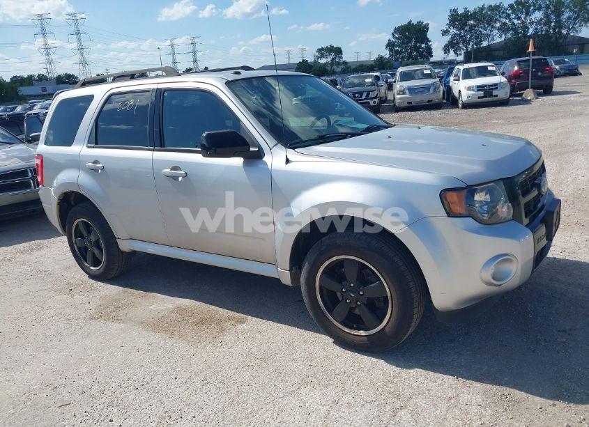 2010 Ford Escape XLT (VIN 1FMCU0DG8AKB62288) main photo