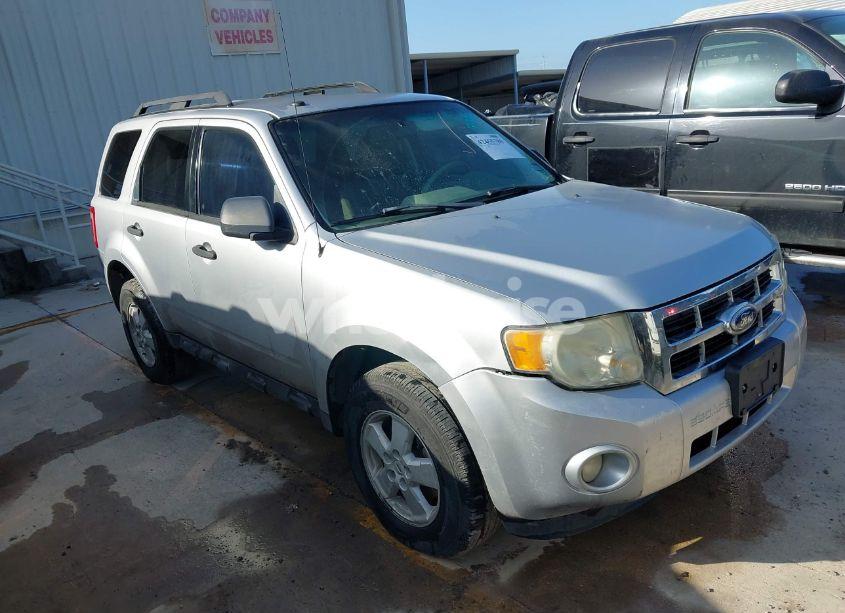 2010 Ford Escape XLT (VIN 1FMCU0DG8AKB62422) main photo