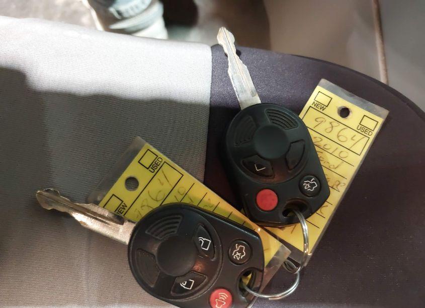 Photo 11 of 2010 Ford Escape XLT (VIN 1FMCU0DG8AKB76742)