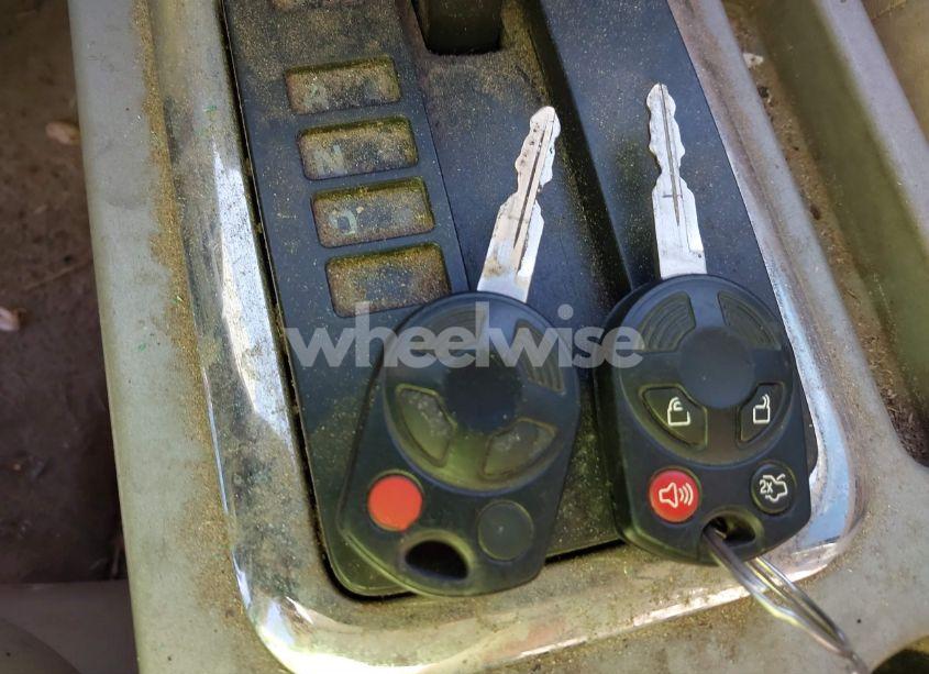 Photo 11 of 2010 Ford Escape XLT (VIN 1FMCU0DG8AKC62617)