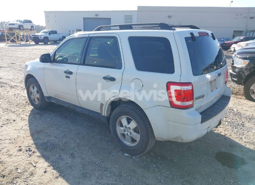 Photo 3 of 2010 Ford Escape XLT (VIN 1FMCU0DG8AKC62617)