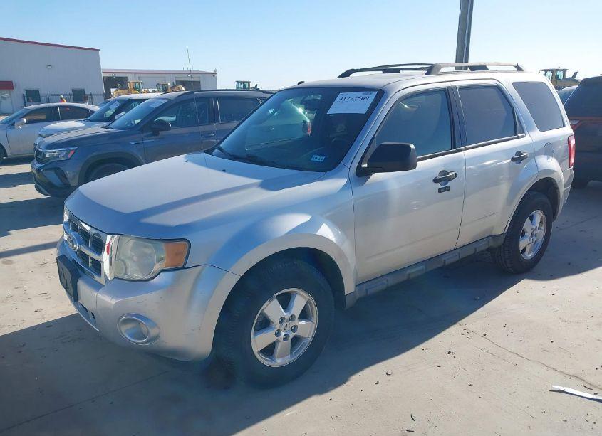 Photo 2 of 2011 Ford Escape XLT (VIN 1FMCU0DG8BKA38006)