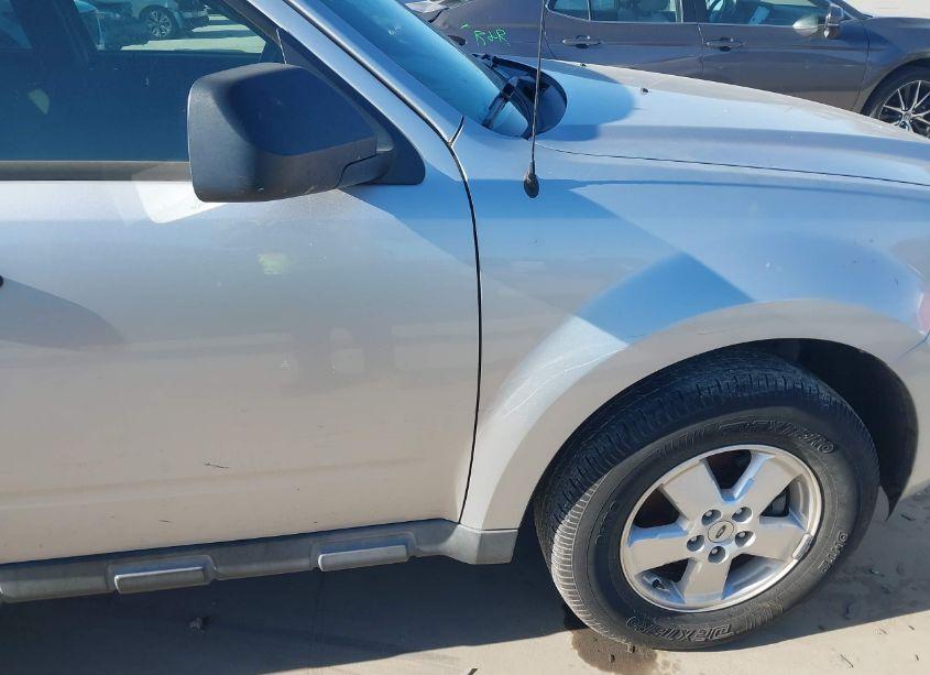 Photo 6 of 2011 Ford Escape XLT (VIN 1FMCU0DG8BKA38006)