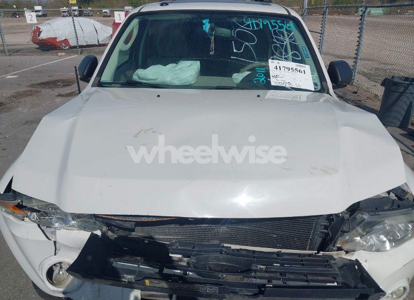 Photo 10 of 2011 Ford Escape XLT (VIN 1FMCU0DG8BKB01508)