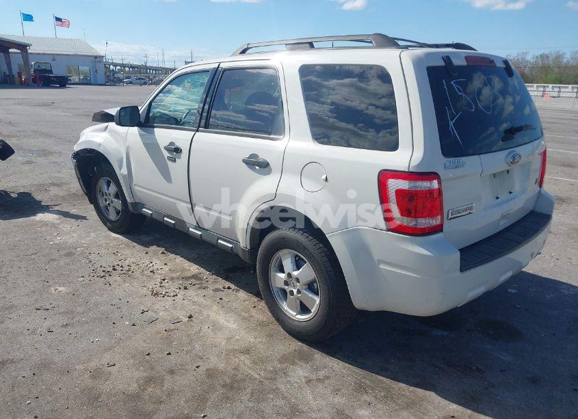 Photo 3 of 2011 Ford Escape XLT (VIN 1FMCU0DG8BKB01508)