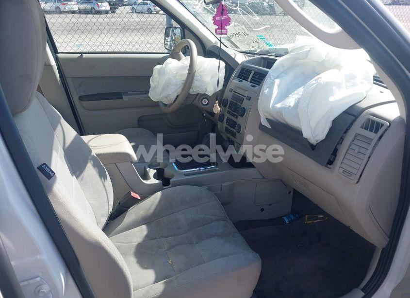 Photo 5 of 2011 Ford Escape XLT (VIN 1FMCU0DG8BKB01508)