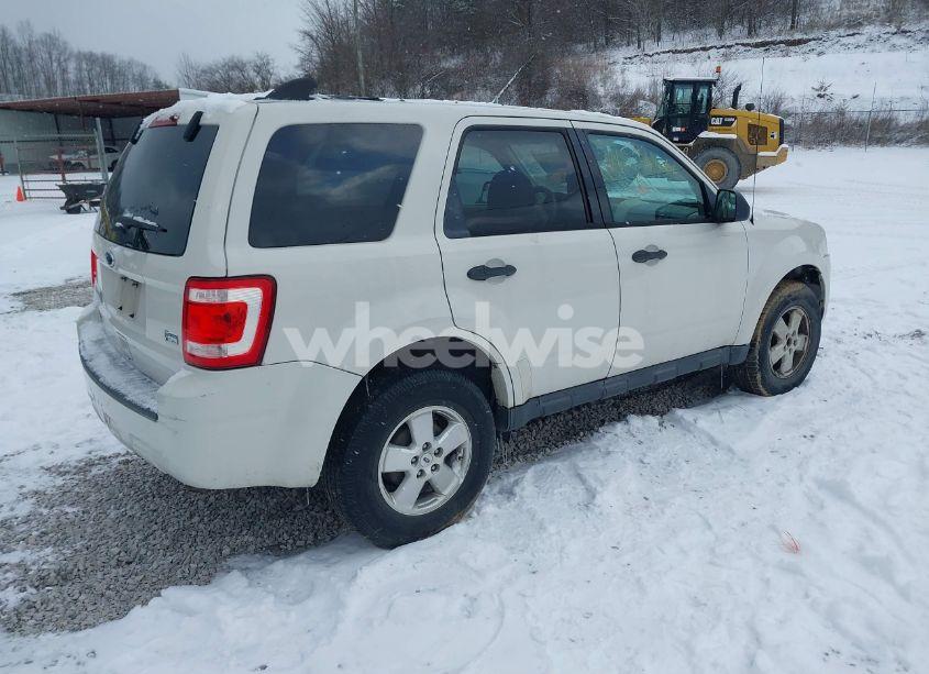 Photo 4 of 2011 Ford Escape XLT (VIN 1FMCU0DG8BKB71686)