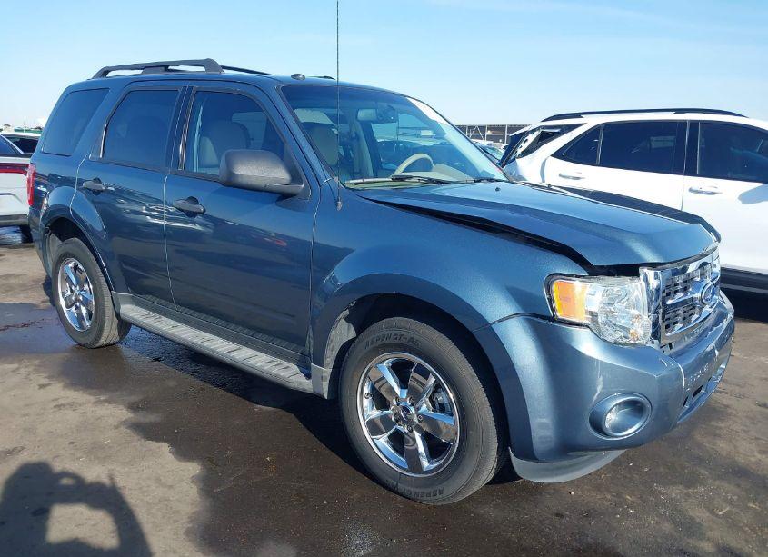 2012 Ford Escape XLT (VIN 1FMCU0DG8CKB12221) main photo
