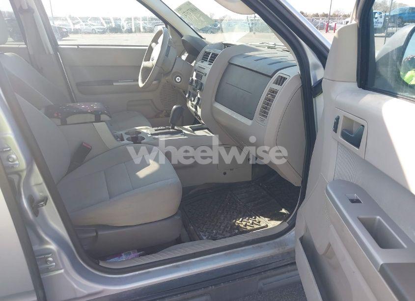 Photo 5 of 2010 Ford Escape XLT (VIN 1FMCU0DG9AKC24619)