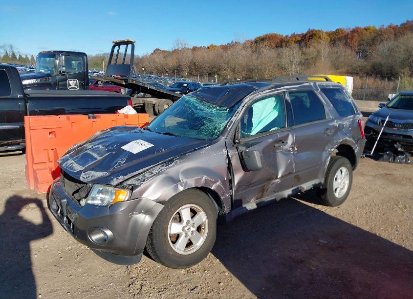 Photo 2 of 2010 Ford Escape XLT (VIN 1FMCU0DG9AKC94721)