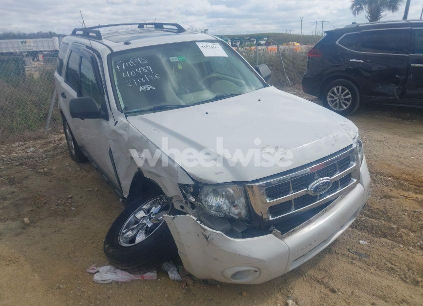 2010 Ford Escape XLT (VIN 1FMCU0DGXAKA12800) main photo