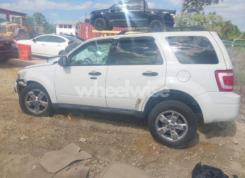 Photo 14 of 2010 Ford Escape XLT (VIN 1FMCU0DGXAKA12800)