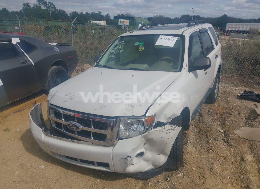 Photo 2 of 2010 Ford Escape XLT (VIN 1FMCU0DGXAKA12800)