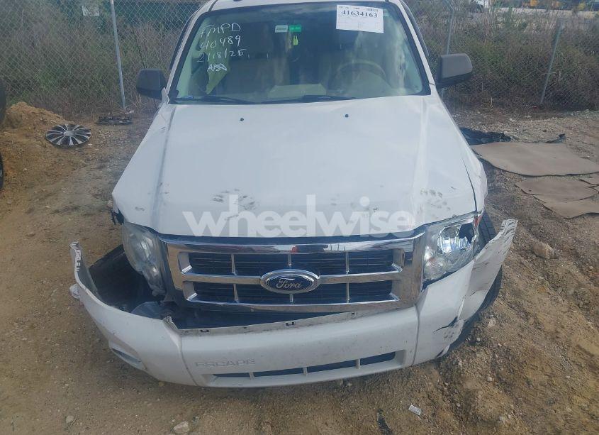 Photo 6 of 2010 Ford Escape XLT (VIN 1FMCU0DGXAKA12800)