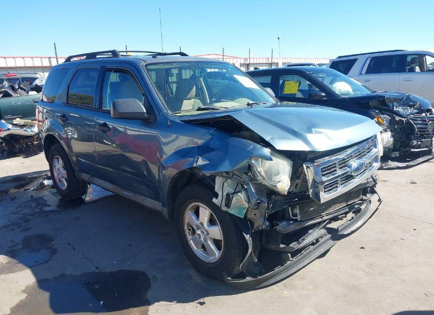 2010 Ford Escape XLT (VIN 1FMCU0DGXAKA32223) main photo