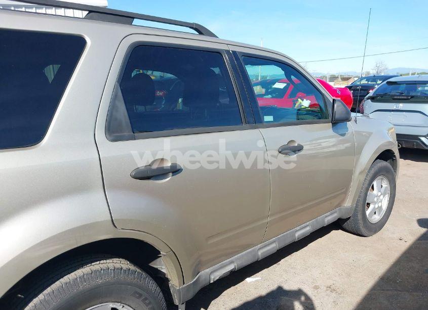 Photo 13 of 2010 Ford Escape XLT (VIN 1FMCU0DGXAKA93880)