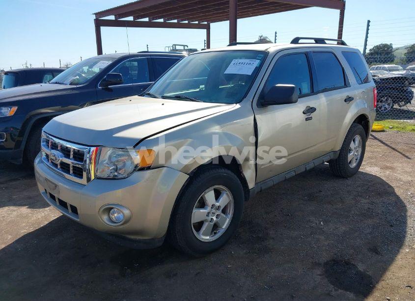 Photo 2 of 2010 Ford Escape XLT (VIN 1FMCU0DGXAKA93880)