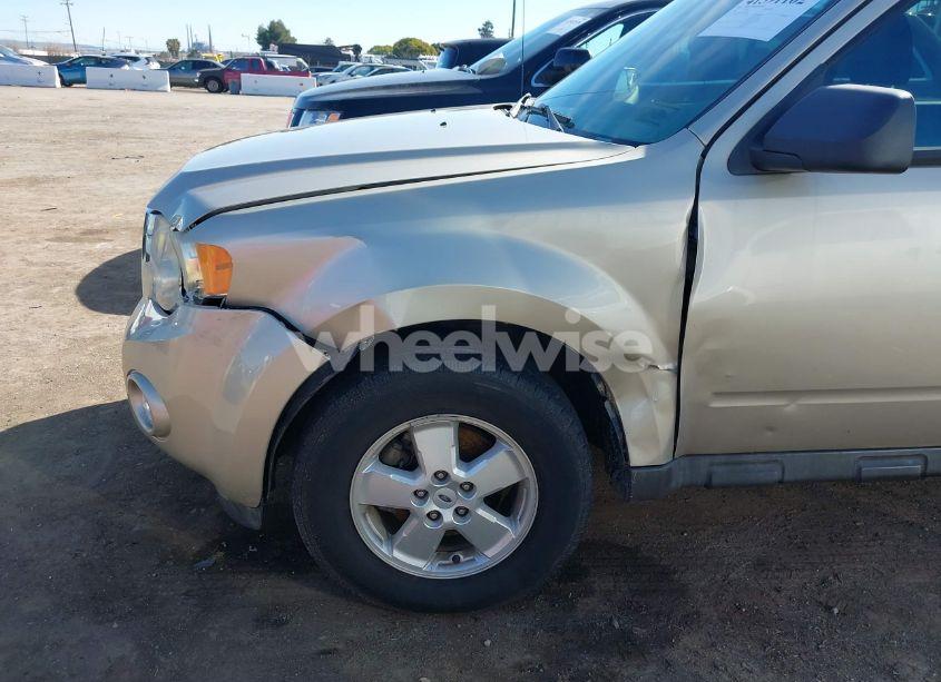 Photo 6 of 2010 Ford Escape XLT (VIN 1FMCU0DGXAKA93880)