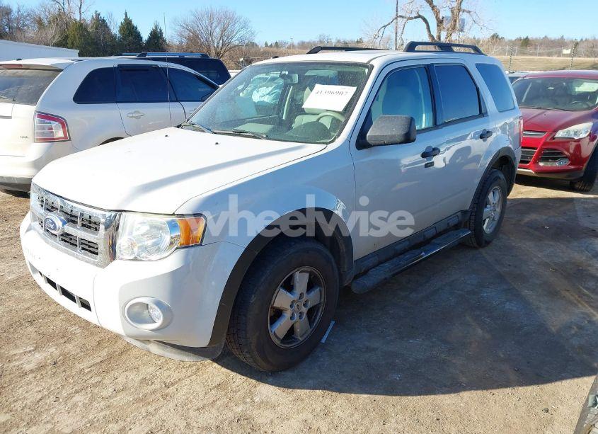 Photo 2 of 2010 Ford Escape XLT (VIN 1FMCU0DGXAKD19609)