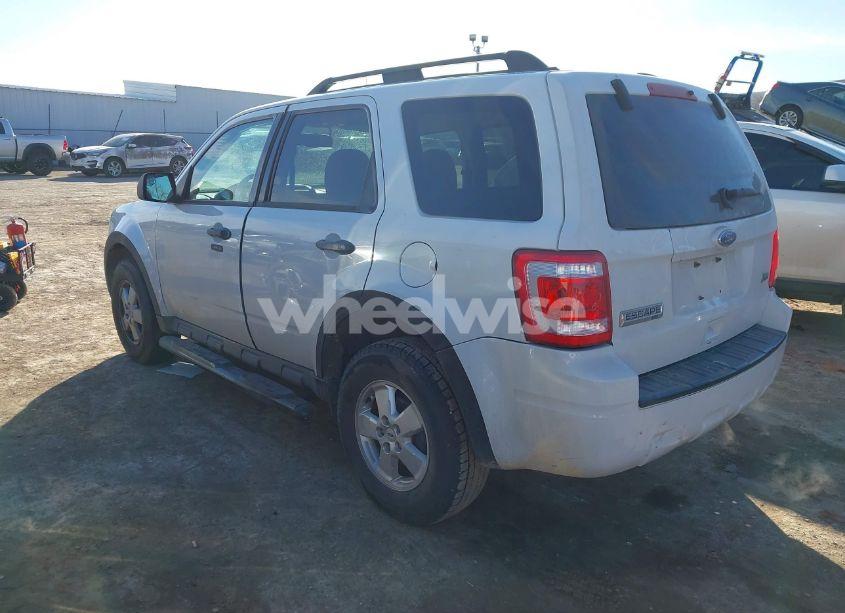 Photo 3 of 2010 Ford Escape XLT (VIN 1FMCU0DGXAKD19609)