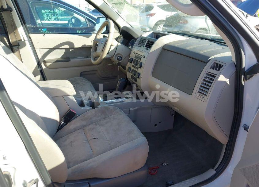 Photo 5 of 2010 Ford Escape XLT (VIN 1FMCU0DGXAKD19609)