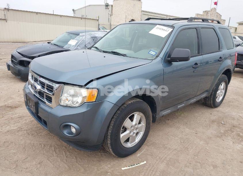 Photo 2 of 2010 Ford Escape XLT (VIN 1FMCU0DGXAKD45322)