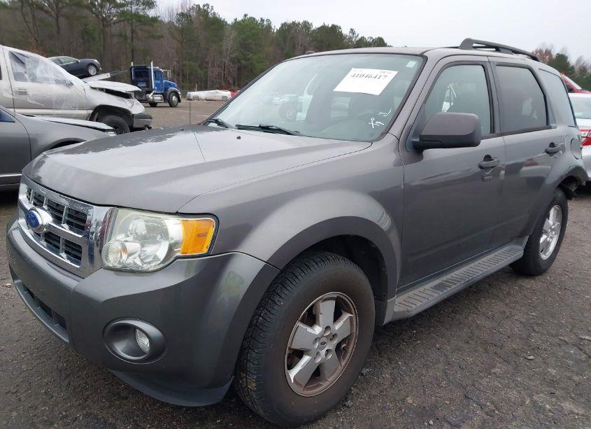 Photo 2 of 2011 Ford Escape XLT (VIN 1FMCU0DGXBKC16157)