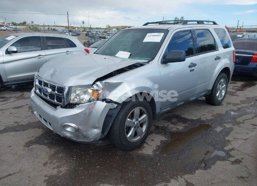 Photo 2 of 2011 Ford Escape XLT (VIN 1FMCU0DGXBKC37638)