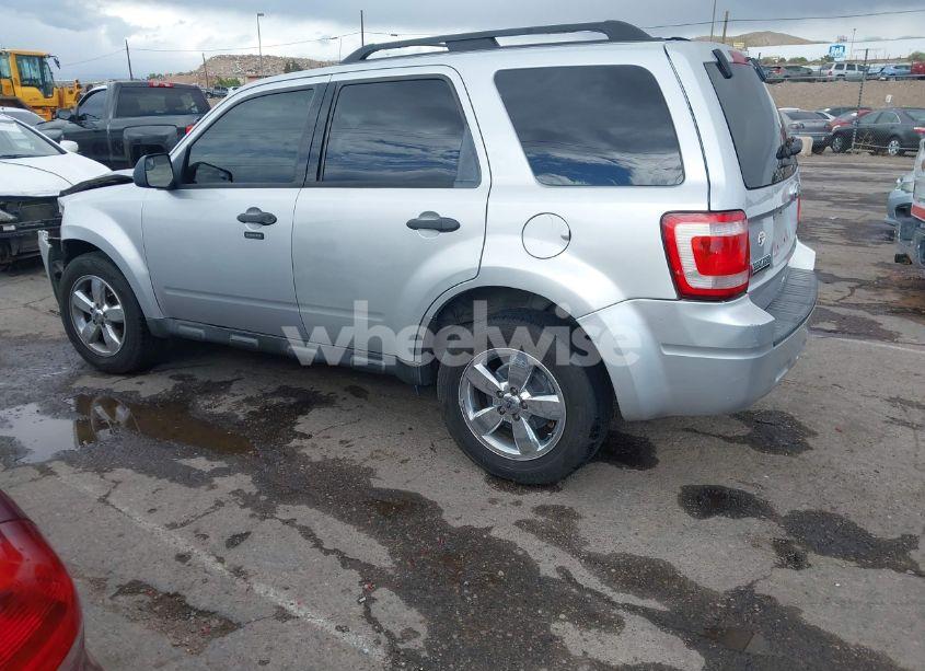 Photo 3 of 2011 Ford Escape XLT (VIN 1FMCU0DGXBKC37638)