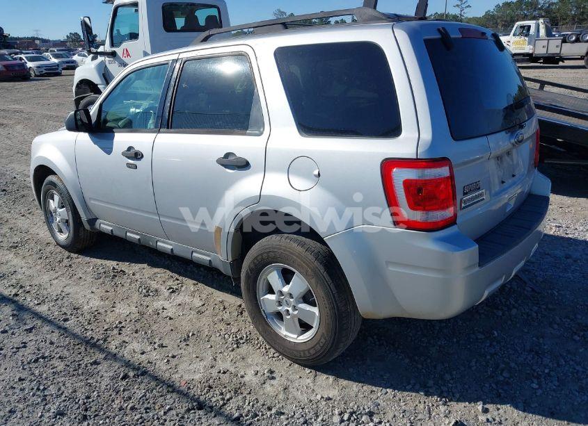 Photo 3 of 2011 Ford Escape XLT (VIN 1FMCU0DGXBKC59736)