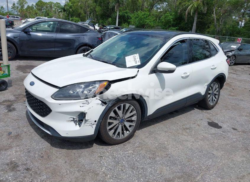 Photo 2 of 2020 Ford Escape TITANIUM HYBRID (VIN 1FMCU0DZ3LUC07842)