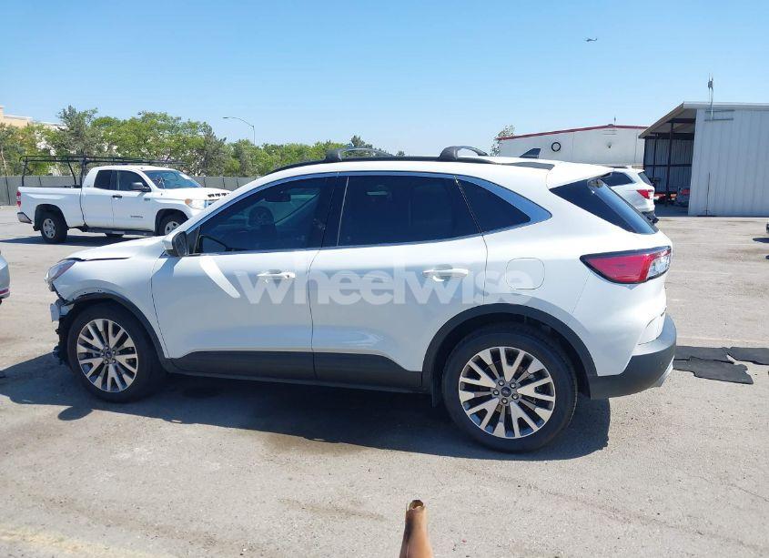 Photo 15 of 2022 Ford Escape TITANIUM HYBRID (VIN 1FMCU0DZ9NUA04778)