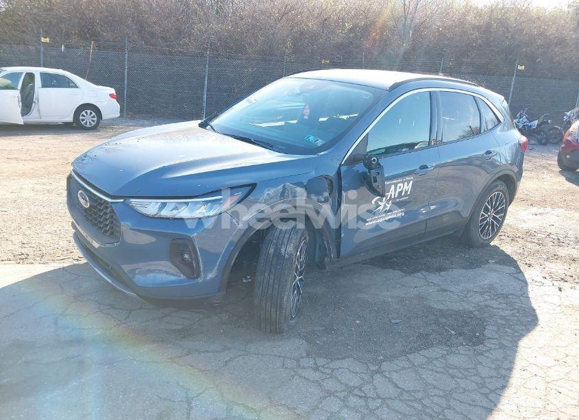 Photo 2 of 2023 Ford Escape PHEV (VIN 1FMCU0E10PUA89683)